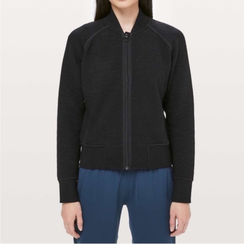 🍋 Lululemon “on repeat” bomber